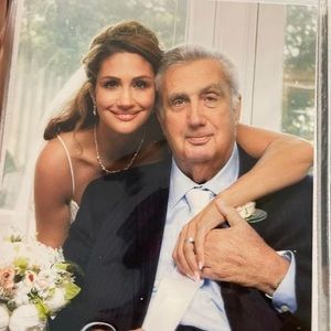 Meet your Posher, Laurena